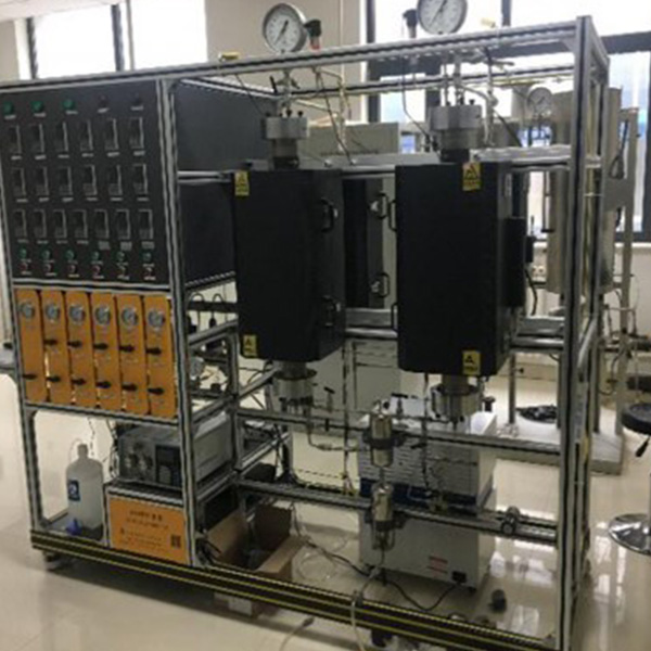 SCR小样评价装置